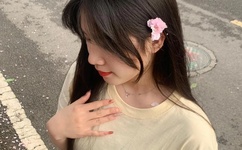 男朋友让我打开腿被他摸